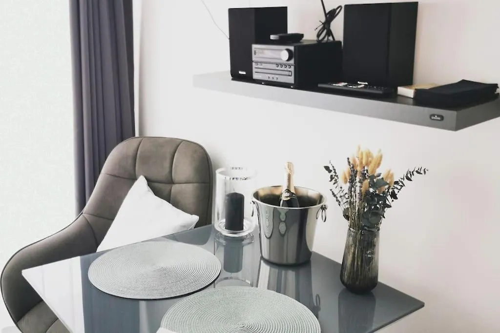 Hh 03 By Rockchair - Superhost Status - Modernes Apartment Mit Sonnigem Balkon & Premium Boxspringbetten In Winterhude - Hamburg Top Geheimtipp