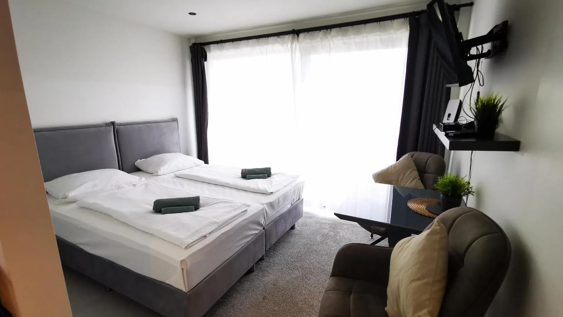 Hh 03 By Rockchair - Superhost Status - Modernes Apartment Mit Sonnigem Balkon & Premium Boxspringbetten In Winterhude - Hamburg Top Geheimtipp Γερμανία