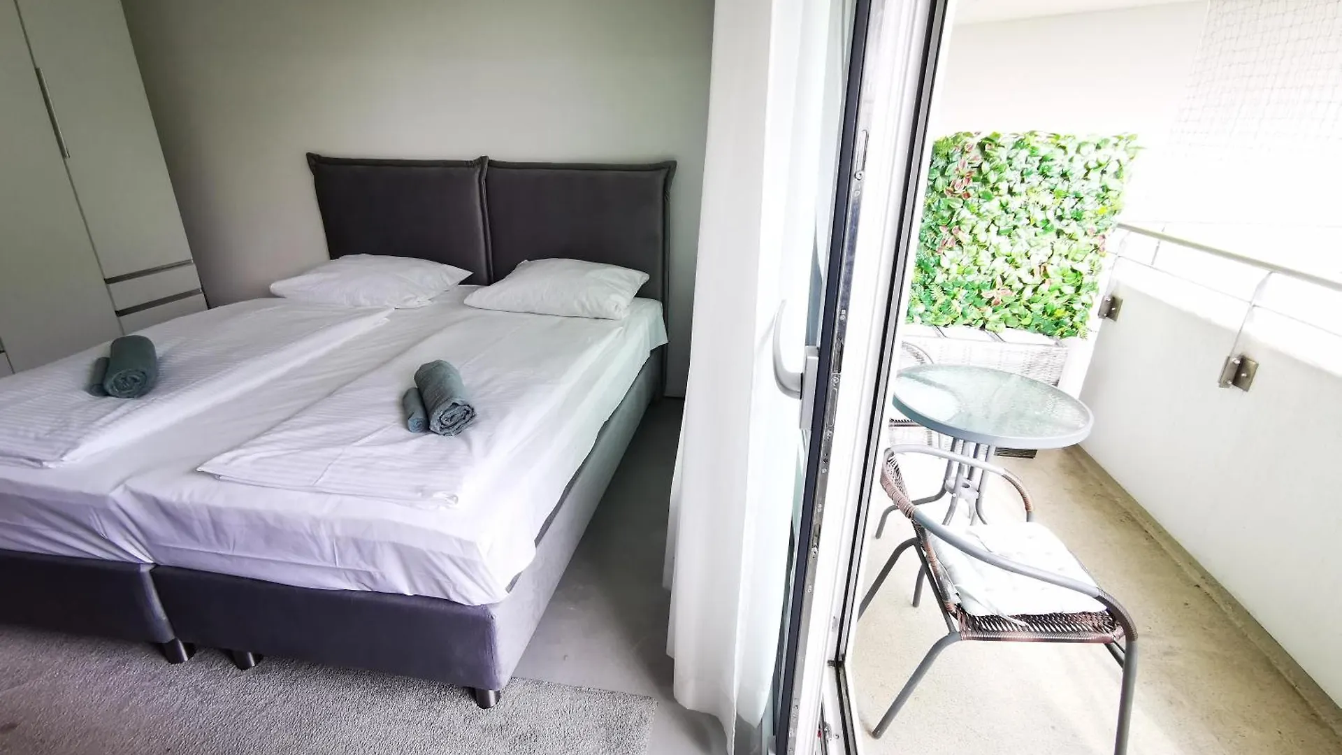 Hh 03 By Rockchair - Superhost Status - Modernes Apartment Mit Sonnigem Balkon & Premium Boxspringbetten In Winterhude - Hamburg Top Geheimtipp 0*,  Γερμανία